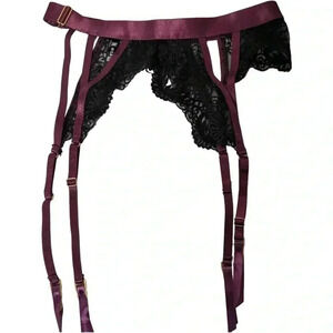 NWOT OH LA LA CHERI BERRY AND  BLACK LACE GARTER BELT M